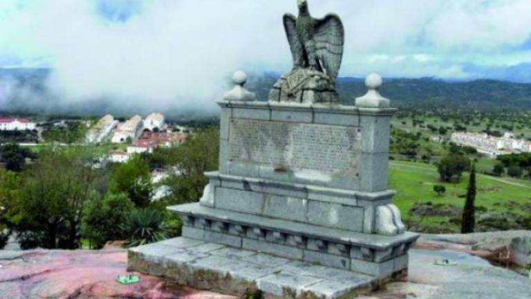 Los ayuntamientos señalados por mantener vestigios franquistas lo desmienten Los ayuntamientos señalados por mantener vestigios franquistas lo desmienten