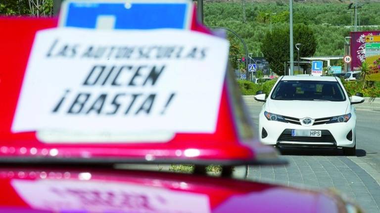 El PSOE pide al Gobierno más examinadores de tráfico El PSOE pide al Gobierno más examinadores de tráfico