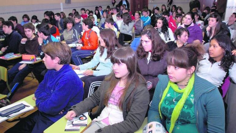 La Junta destina más de 715.000 euros a las obras de retirada de amianto en dos colegios La Junta destina más de 715.000 euros a las obras de retirada de amianto en dos colegios