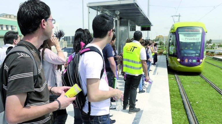 La Junta quiere el tranvía pase cada 10 o 15 minutos con un billete 0,82 euros