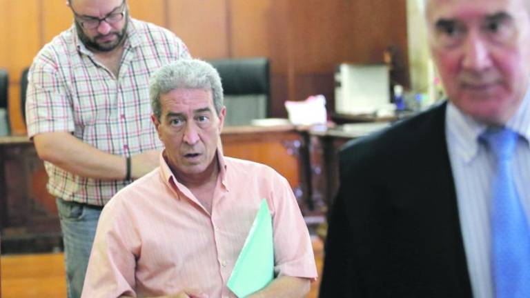 El Ayuntamiento de Huesa se adhiere a la solicitud de indulto para su exalcalde El Ayuntamiento de Huesa se adhiere a la solicitud de indulto para su exalcalde