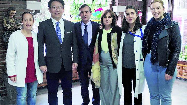 Yi Chongyul acercó la cultura coreana a Jaén en la Residencia de la Inmaculada Yi Chongyul acercó la cultura coreana a Jaén en la Residencia de la Inmaculada
