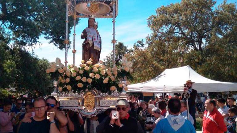 Abrazo a la Virgen de Nazaret Abrazo a la Virgen de Nazaret