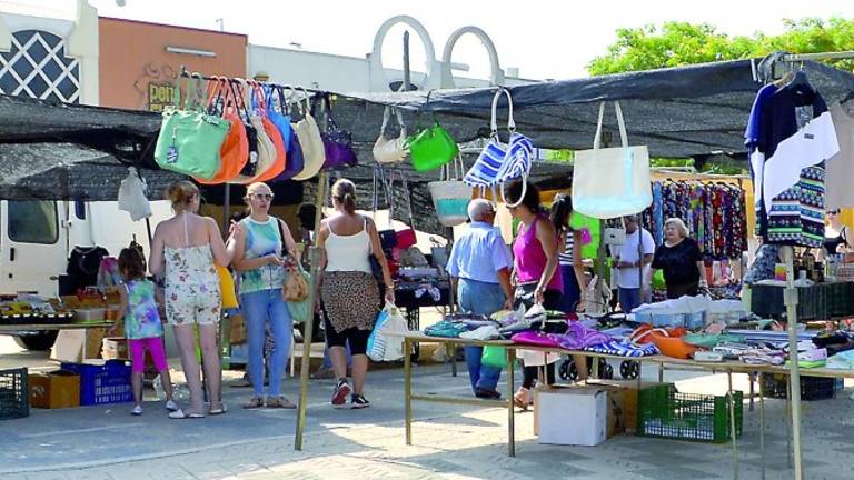 Malestar por la propuesta de un mercadillo los domingos Malestar por la propuesta de un mercadillo los domingos