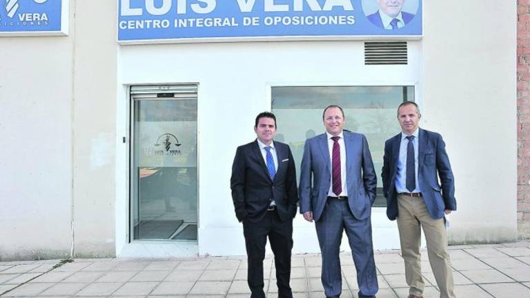 La franquicia Luis Vera Oposiciones regala un año de formación La franquicia Luis Vera Oposiciones regala un año de formación