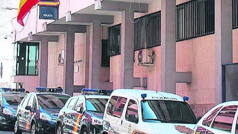 Tres detenidas por extraer dinero de la cuenta de una anciana usurpando su identidad Tres detenidas por extraer dinero de la cuenta de una anciana usurpando su identidad