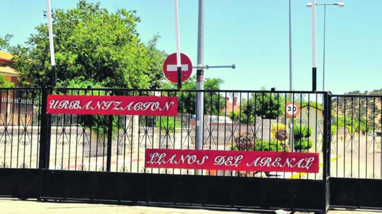 Vecinos de “Llanos del Arenal” exigen que se presten los servicios Vecinos de “Llanos del Arenal” exigen que se presten los servicios