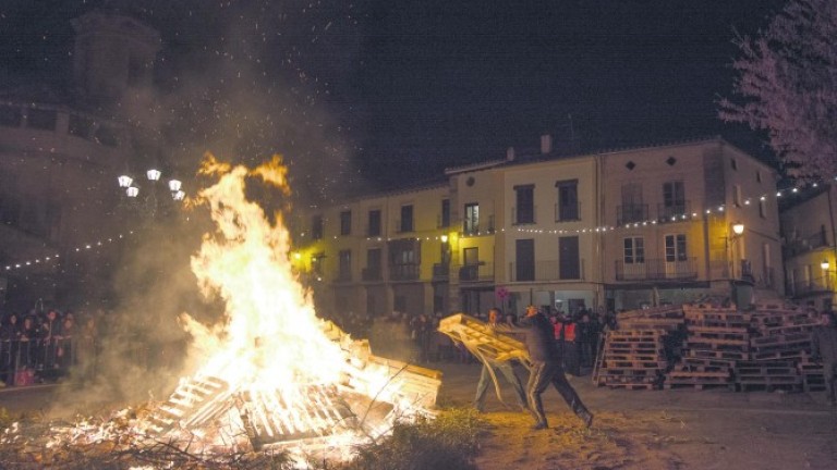 Solicitud para hacer de las lumbres de San Antón un Bien de Interés Cultural