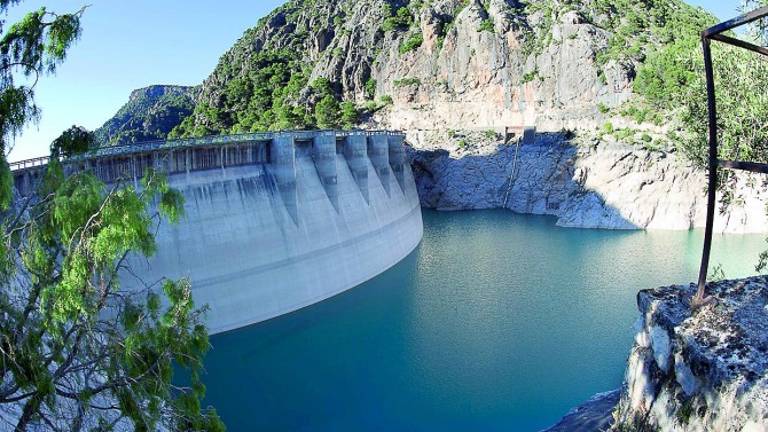 Los embalses, a punto de caer por debajo de la peligrosa marca del 30%