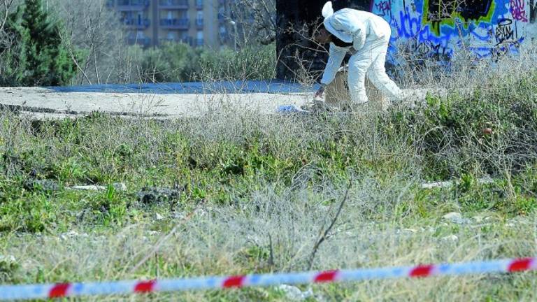 La Policía mantiene abierta la investigación por el hallazgo del cadáver en un solar La Policía mantiene abierta la investigación por el hallazgo del cadáver en un solar