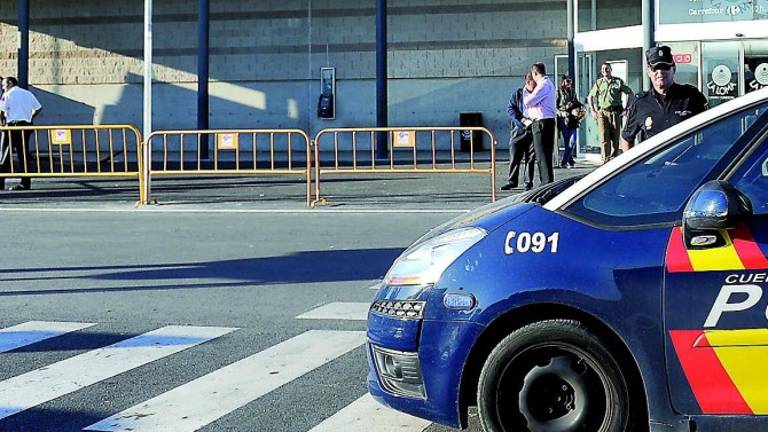 El robo de la tienda de móviles duró tres minutos