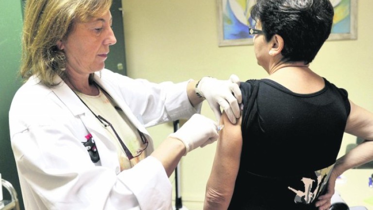 La mitad de los mayores de 65 años se vacunaron de la gripe el pasado año en España