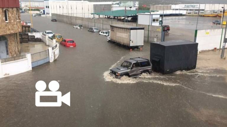 Una lluvia de granizo sorprende a Martos