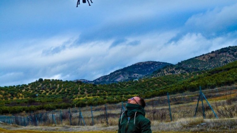 La investigación con drones en el olivar despega en Jaén