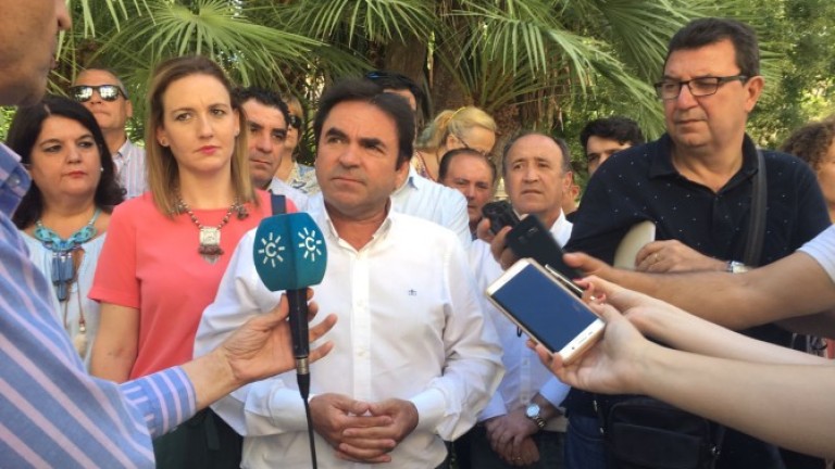 El alcalde de Porcuna pasará a “no adscrito” si no se expedienta a Fernández de Moya
