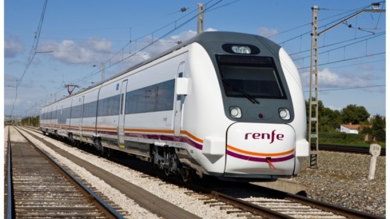 Una falsa alarma por una maleta sospechosa corta 2 horas el tren Sevilla-Jaén