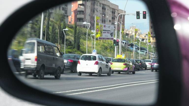 Alertan del “colapso” por la huelga de examinadores