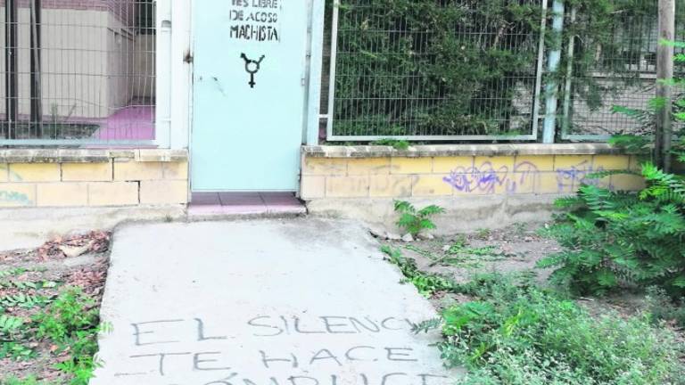 Suspendido cautelarmente un profesor del IES Las Fuentezuelas por acoso Suspendido cautelarmente un profesor del IES Las Fuentezuelas por acoso