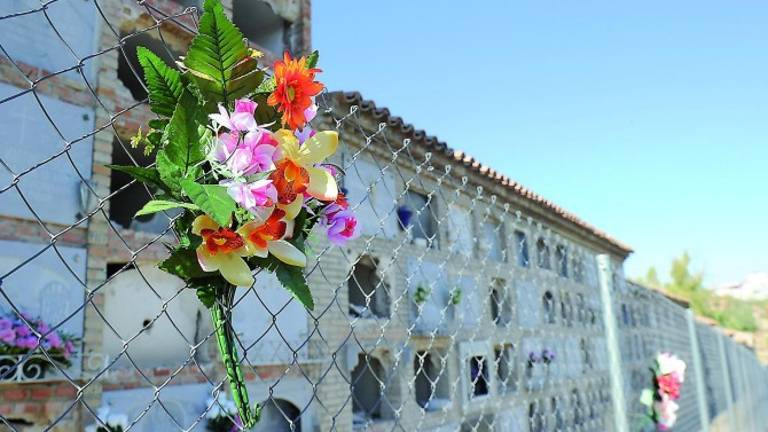 “Morirse saldrá más caro si se privatiza el cementerio” “Morirse saldrá más caro si se privatiza el cementerio”