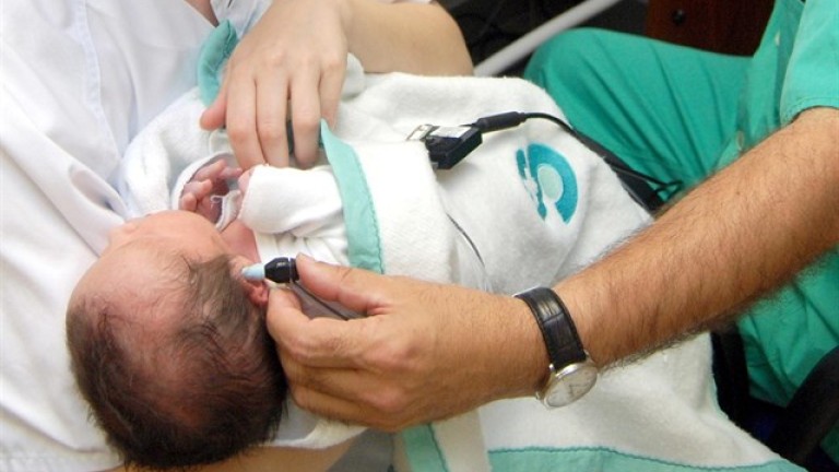 Andalucía incluirá implantes cocleares bilaterales para menores