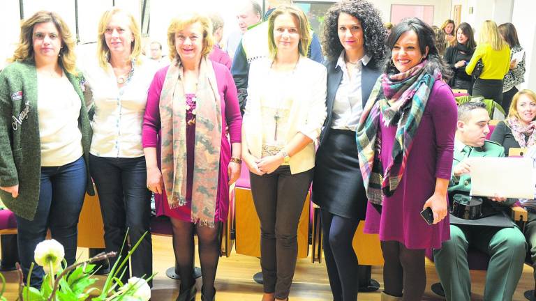Profesionales para atacar la violencia hacia la mujer Profesionales para atacar la violencia hacia la mujer