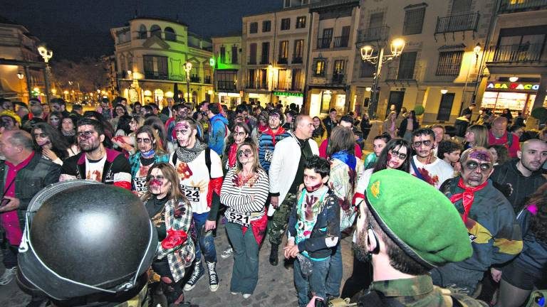Zombies invaden el casco antiguo Zombies invaden el casco antiguo