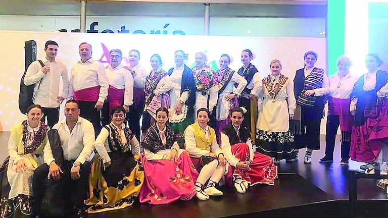 Éxito en Fitur del grupo El Yelmo Éxito en Fitur del grupo El Yelmo