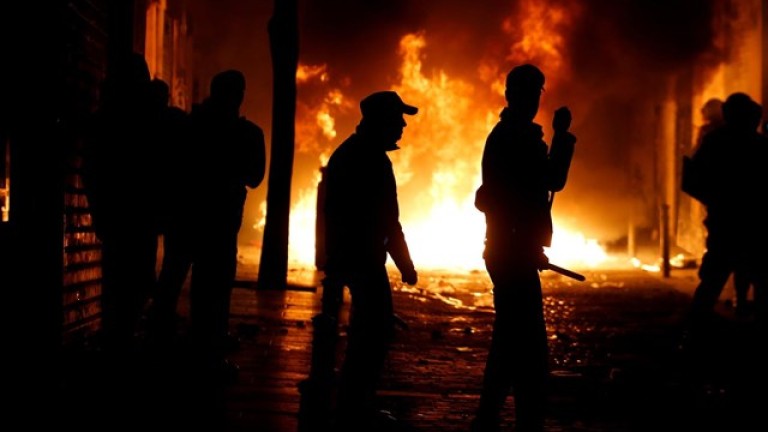 Fotos y vídeos de los disturbios en Lavapiés tras la muerte de un mantero