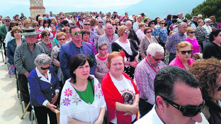 San Sebastián clausa clamor entre todos los fieles del cerro