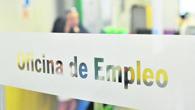 El empleo continúa en el hilo de la precariedad