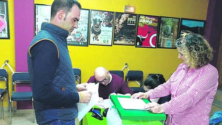 Colas y 1.120 votos en Beas para decidir por San Marcos Colas y 1.120 votos en Beas para decidir por San Marcos