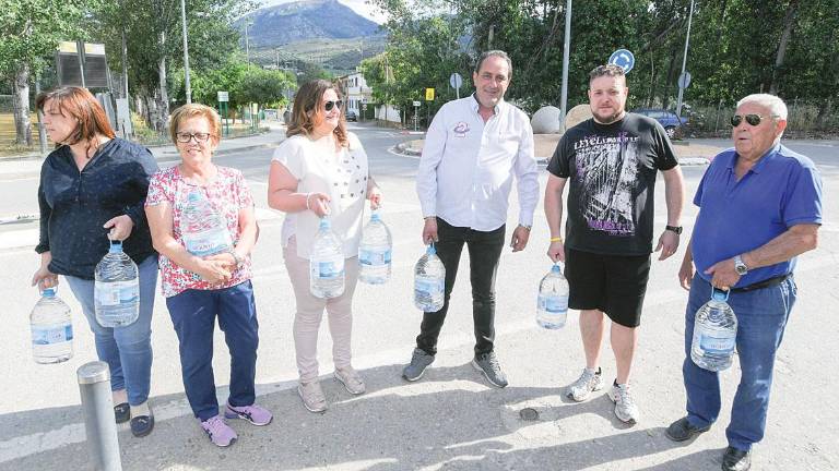 La protesta del Puente de la Sierra se suspende si hoy vuelve el agua La protesta del Puente de la Sierra se suspende si hoy vuelve el agua