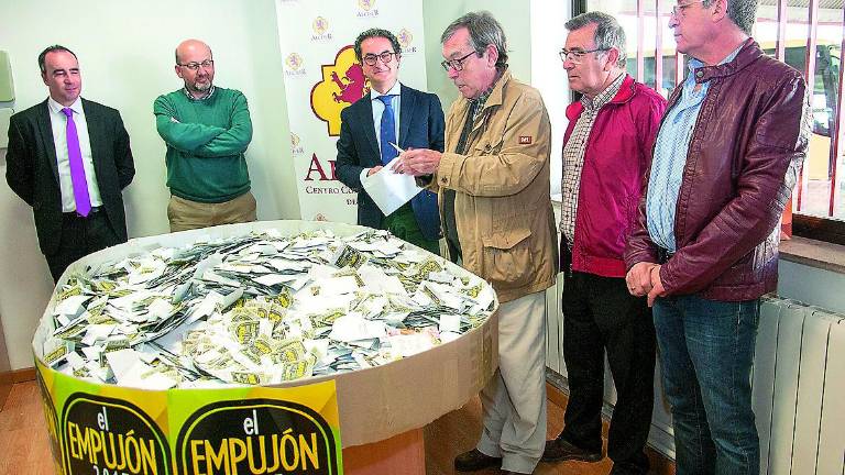 Alciser reparte doce premios con “El Empujón”