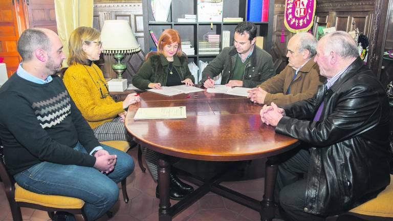 El Ayuntamiento cede un local municipal a COAG El Ayuntamiento cede un local municipal a COAG