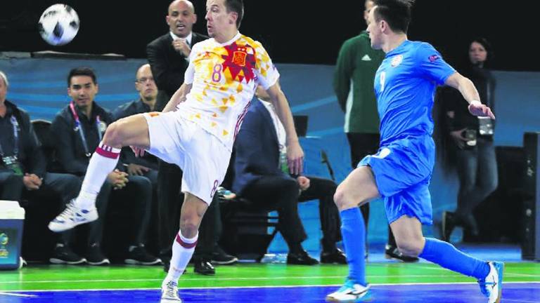 España sufre para defender su título europeo ante Portugal España sufre para defender su título europeo ante Portugal
