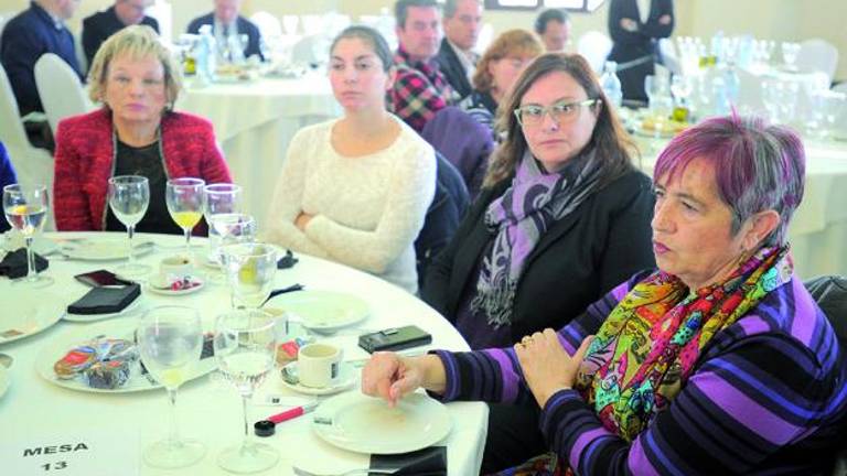 Una promesa:acabar con loscuidados gratuitos Una promesa:acabar con loscuidados gratuitos