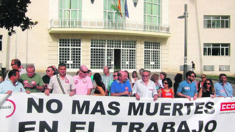 Concentración por la última muerte en el tajo Concentración por la última muerte en el tajo