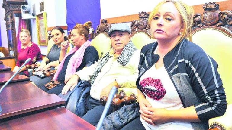 Pleno por la integración social de la comunidad gitana de la capital Pleno por la integración social de la comunidad gitana de la capital