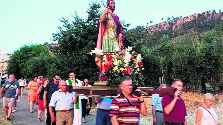 Devoción a los pies de la sierra Devoción a los pies de la sierra