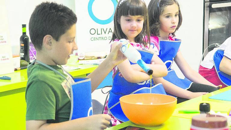 Taller de cocina para niños con platos fáciles y refrescantes