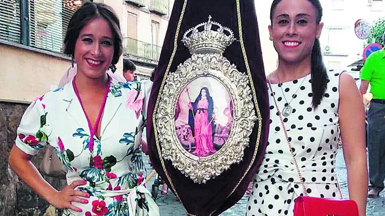 La Cofradía de Santa Marta ya cuenta con hermanas mayores La Cofradía de Santa Marta ya cuenta con hermanas mayores
