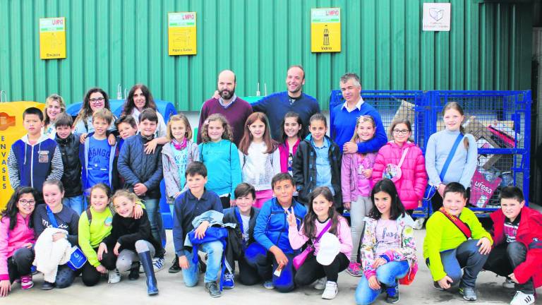 El Punto Limpio recibe la visita de un grupo de alumnos del “Hermanos Carvajales” El Punto Limpio recibe la visita de un grupo de alumnos del “Hermanos Carvajales”