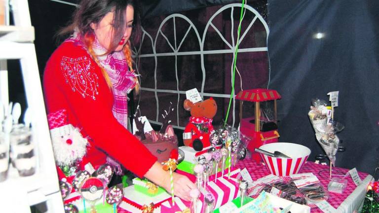 El mercado navideño y los títeres animan las fiestas en Los Villares El mercado navideño y los títeres animan las fiestas en Los Villares