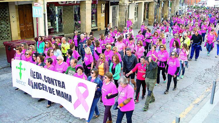 El rosa de la Marcha Contra el Cáncer de Mama “tiñe” la ciudad El rosa de la Marcha Contra el Cáncer de Mama “tiñe” la ciudad