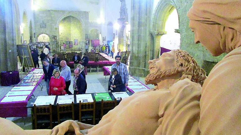 Muestra fotográfica de la historia y carteles de cultos de la Oración