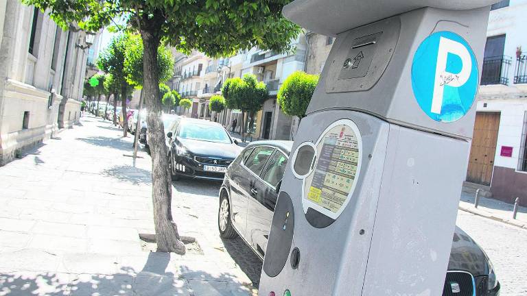 Aparcamiento en la zona azul gratuito tardes y fines de semana