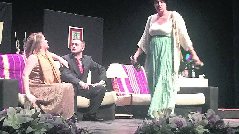 Lina Morgan “revive” en el teatro con la representación “Sí al amor” Lina Morgan “revive” en el teatro con la representación “Sí al amor”