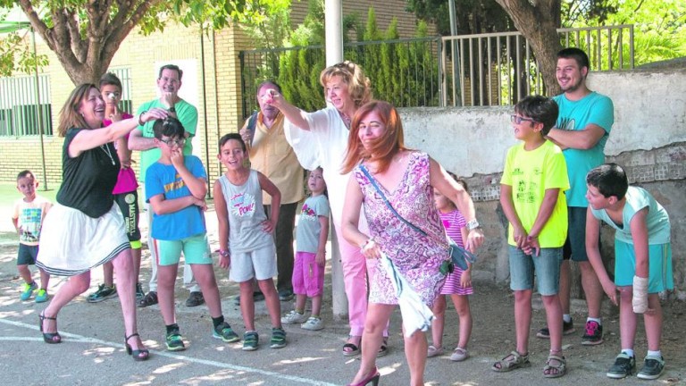 Teresa Vega visita la escuela de verano del Proyecto “Don Bosco”
