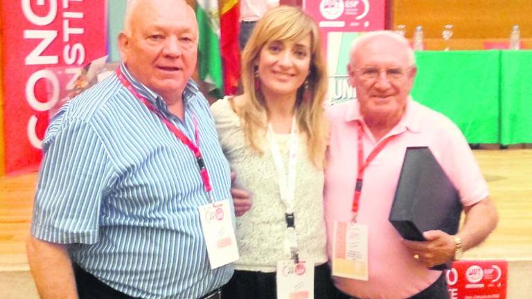 José Serrano Mudarra recibe un cálido homenaje del sindicato UGT José Serrano Mudarra recibe un cálido homenaje del sindicato UGT