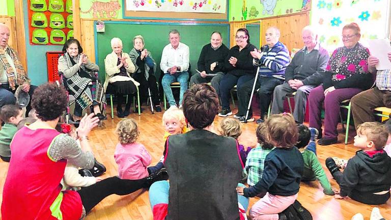 Encuentro intergeneracional en Siles por el Día Universal del Niño